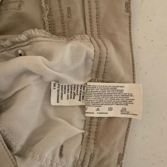 Nine West Jeans “Lucie” Bermuda Shorts Beige Straight Leg Stretch Women’s Size 8 - Picture 9 of 9